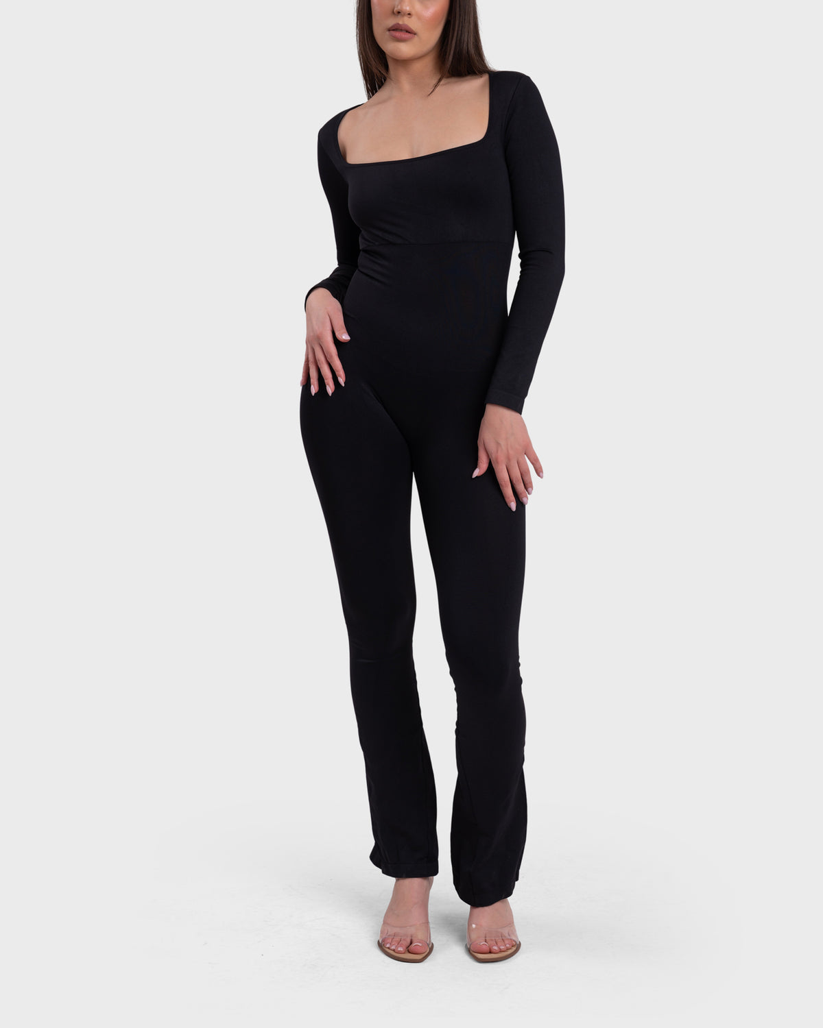 All Day Long Sleeve Flare Jumpsuit, црна боја – цела фигура, поглед од напред (друг агол)