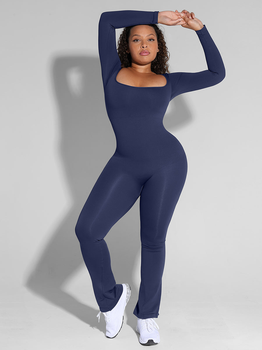 Shop Lily All Day Long Sleeve Flare Jumpsuit, сина боја: комбинезон со долги ракави и широки ногавици – цела фигура, поглед од напред