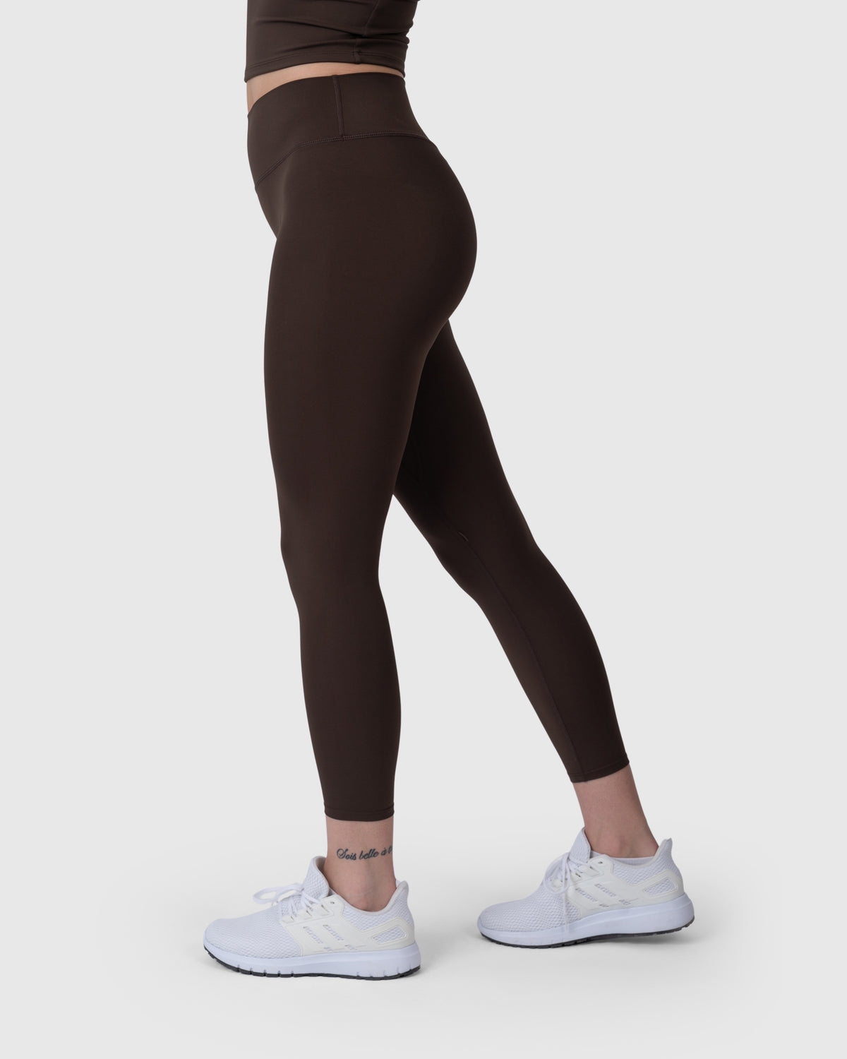 Align Soft High Waisted Leggings, боја еспресо – страничен поглед