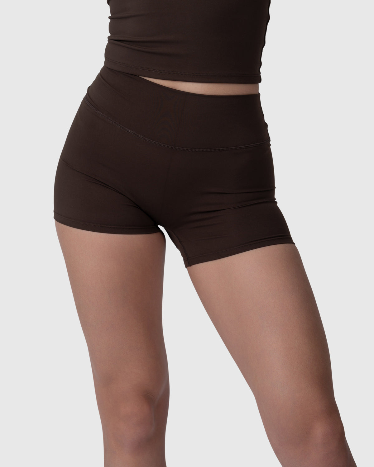 Align Soft Shorts, боја еспресо – детаљ: високиот појас