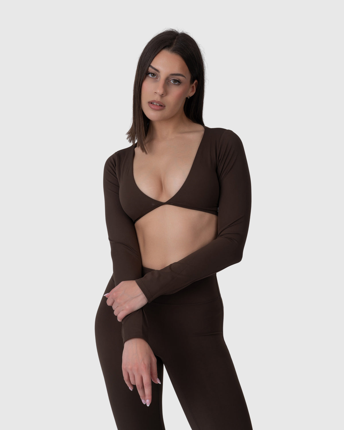 Align Soft Long Sleeve Top, боја еспресо – поглед од напред под агол (друг агол)