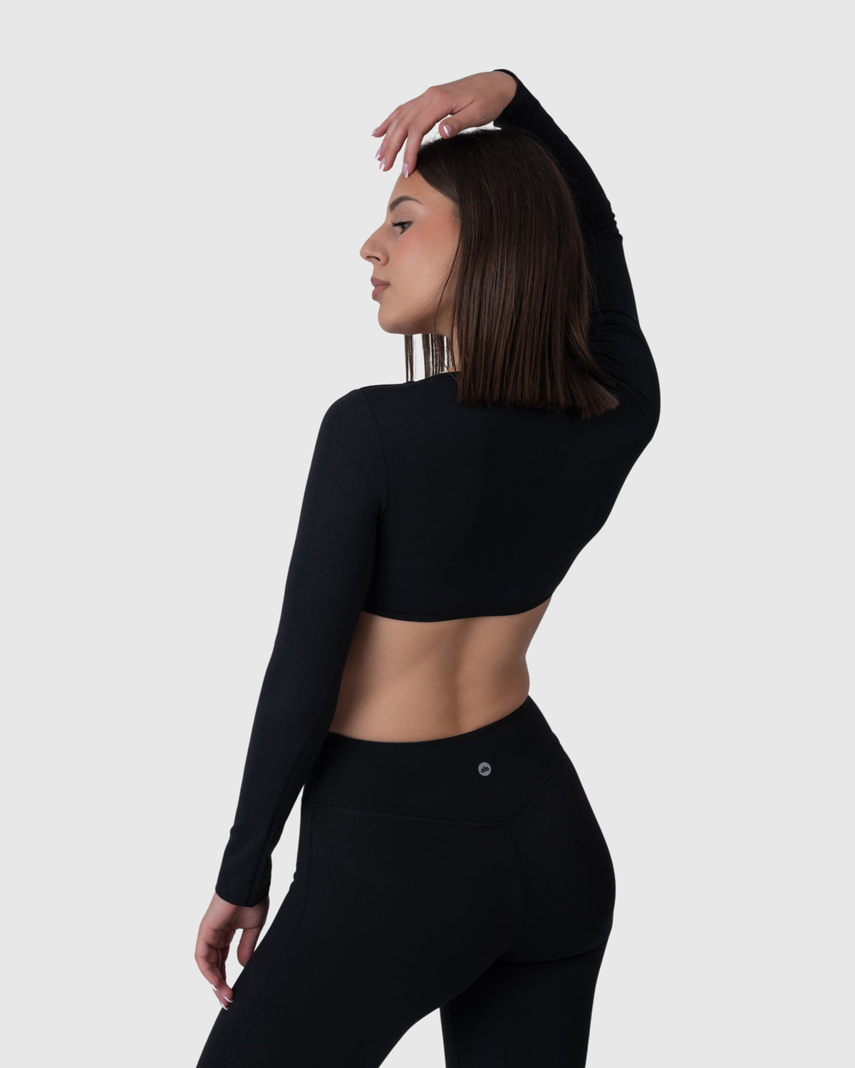 Align Soft Long Sleeve Top, црна боја – поглед од назад под агол