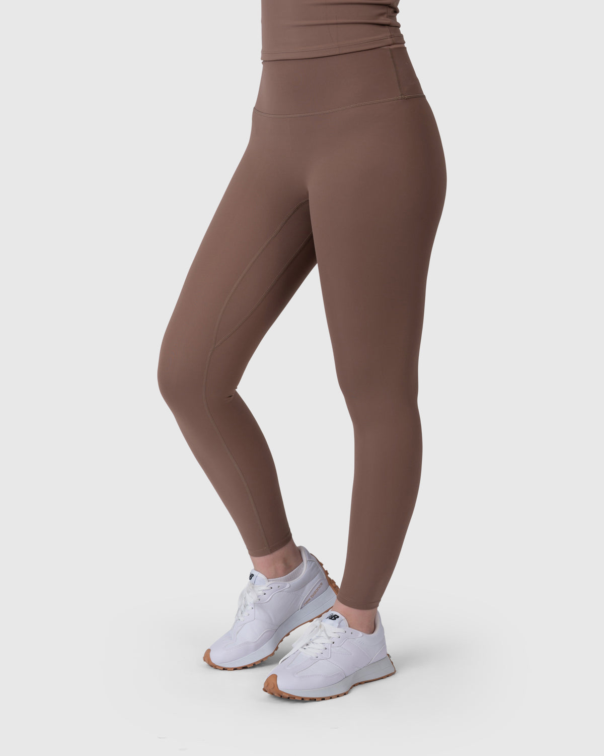 Align Soft High Waisted Leggings, боја карамела – страничен поглед