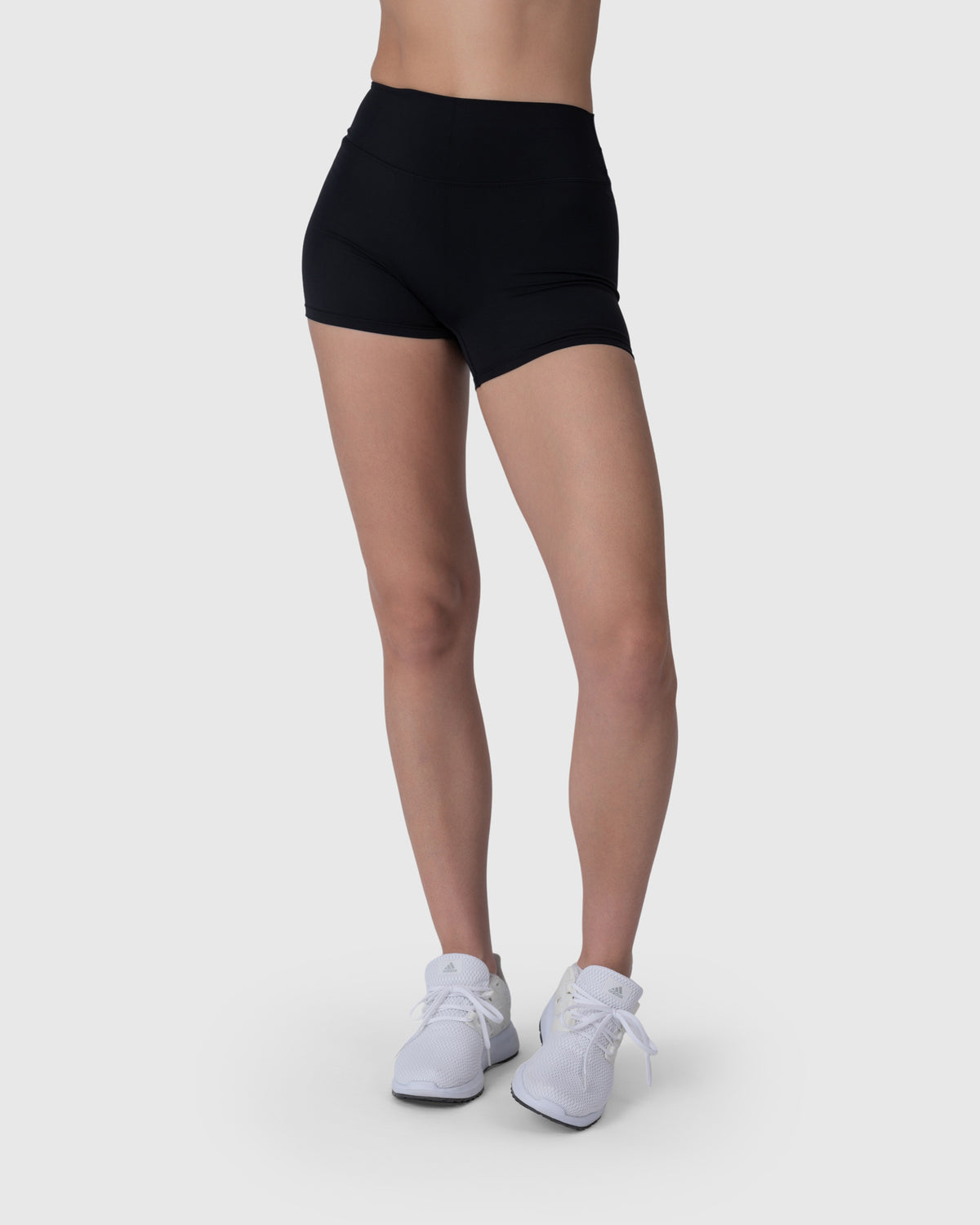 Shop Lily Align Soft Shorts, црна боја: шорцеви со висок струк – поглед од напред